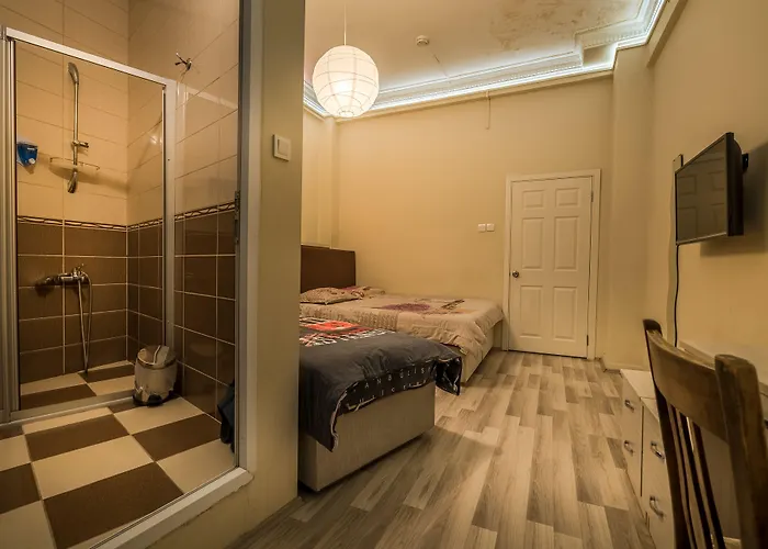 Erenler Hotel & Hostel Hotell 2*